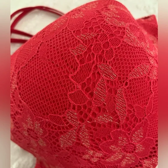 Victoria’s Secret Bra: Red Lace w/Gold Metallic Thread, Double Straps 38C - Picture 11 of 14